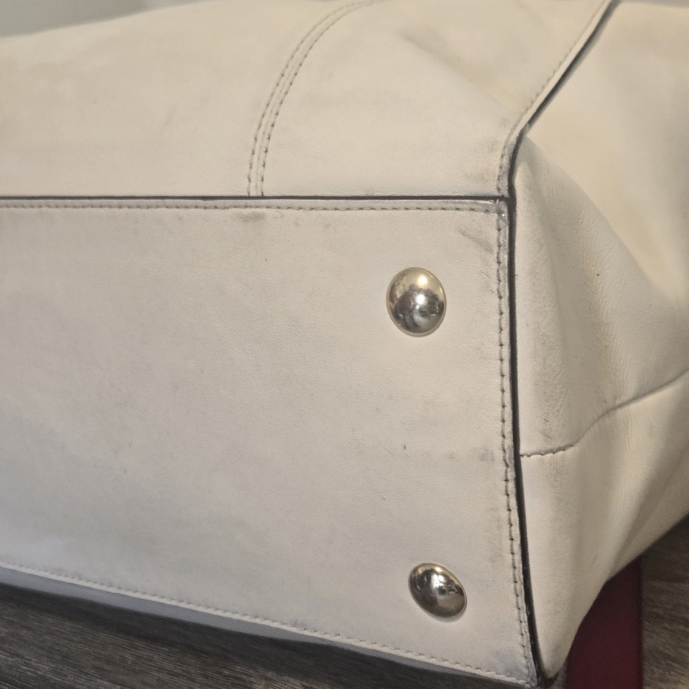 Coach White Leather Purse - Picture 7 of 16